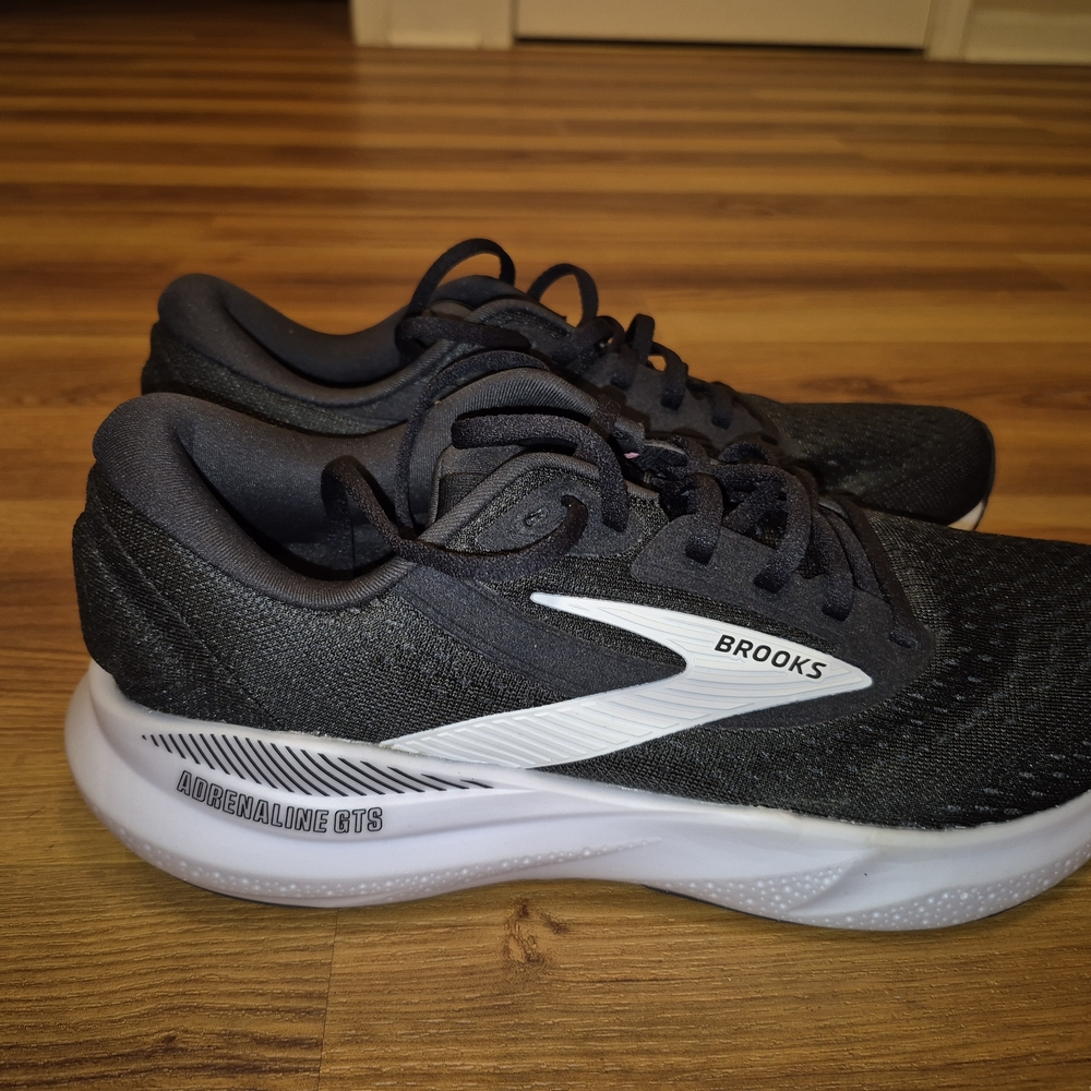 Brooks Adrenaline GTS Running Shoes/ Sneakers NEW